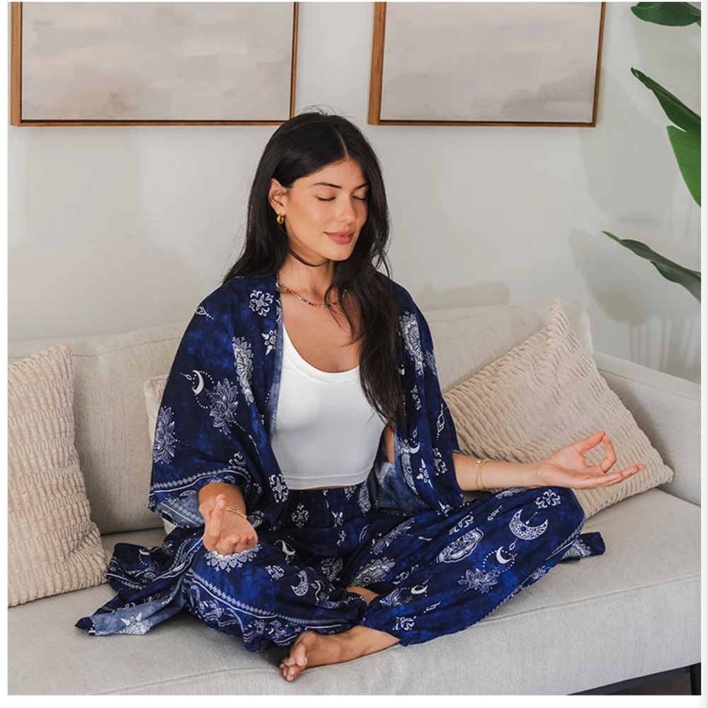 Lotus & Luna Nightfall Blue Lotus Moon Lounge Set - Picture 6 of 10